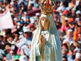 Maria de Deus Maria entre o povo