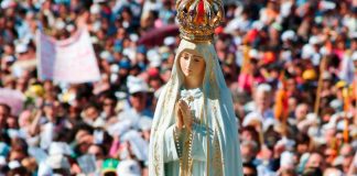 Maria de Deus Maria entre o povo