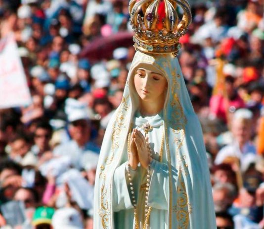 Maria de Deus Maria entre o povo